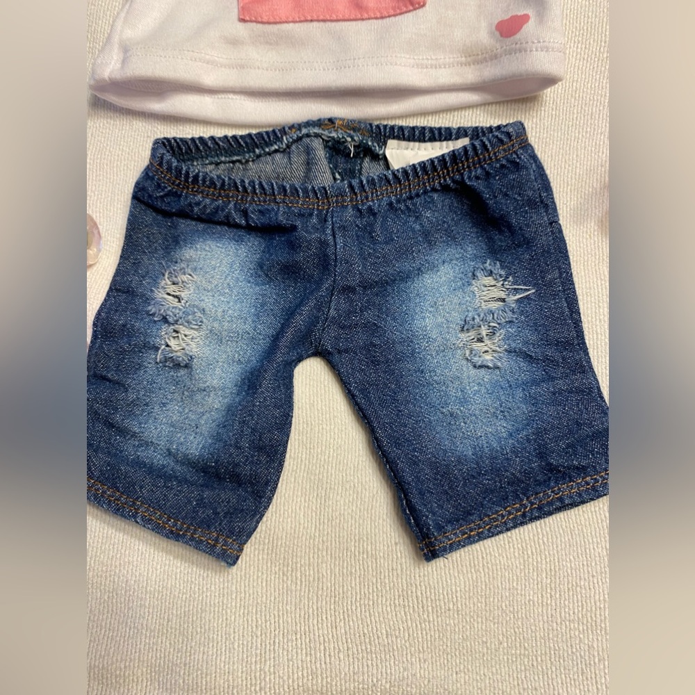 Build A Bear outfit. Includes distressed jeans, cute shirt, and rollerskates. - Picture 2 of 11